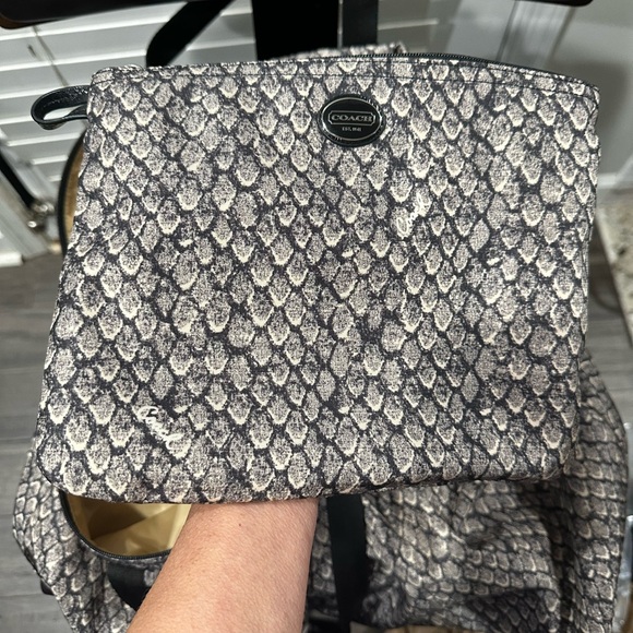 Vintage, no longer produced so hard to find EXTRA LARGE Coach weekender bag! - Picture 12 of 14